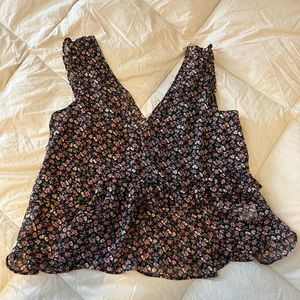 Women’s size XL American Eagle floral top